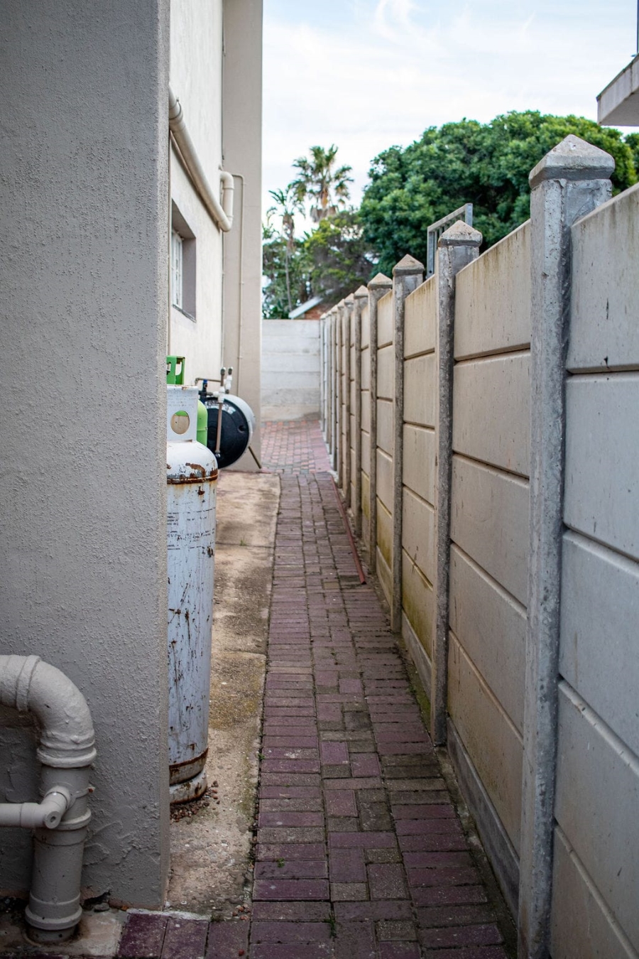 7 Bedroom Property for Sale in Aston Bay Eastern Cape